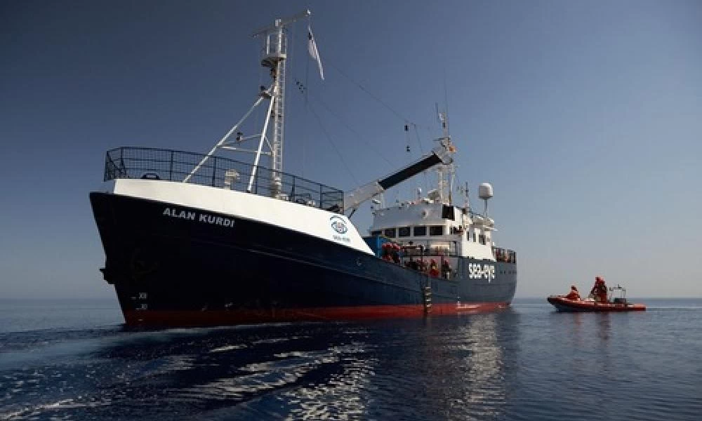 Οι “σωτήρες των προσφύγων” αναγκάζονται να πουλήσουν το πλοίο Alan Kurdi